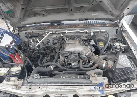 2004 Nissan Xterra Xe/Se из США, поврежденный, VIN 5N1ED2AT34C615226